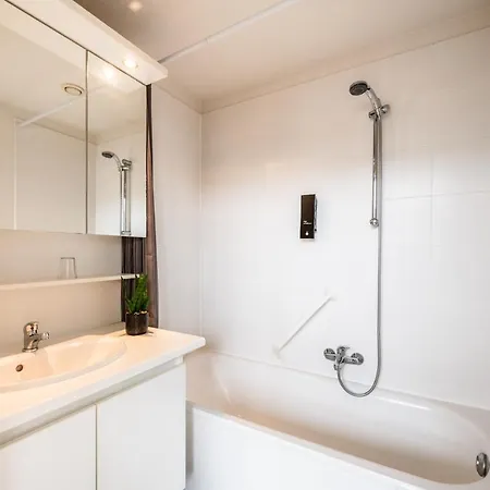 מלון Belcasa Suitehotel 3*