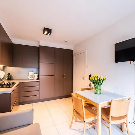מלון Belcasa Suitehotel 3*