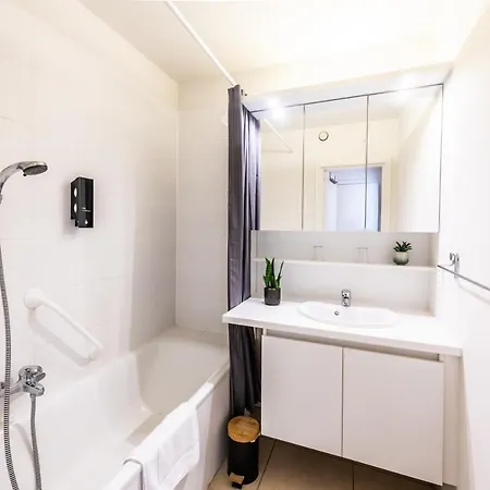 מלון Belcasa Suitehotel 3*